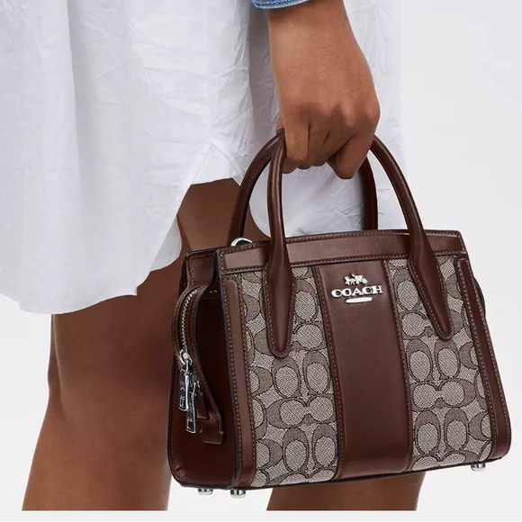 Coach Andrea Carry All Bag In Signature Jacquard NWT - Picture 2 of 9